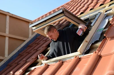Pose de fenêtres de toit Velux à Trans